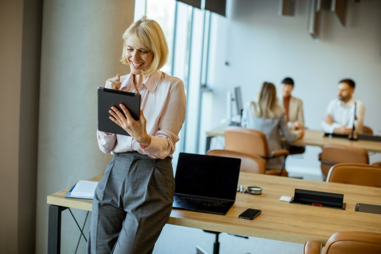 jedna-decyzja-ktora-zmienia-wszystko-tedxwskz-sky-is-the-beginning-i-studia-ktore-otwieraja-drzwi-do-swiata-prawa