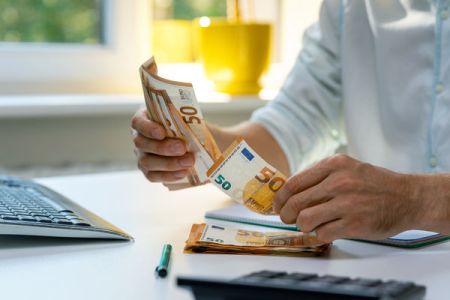   Ryczałtowy charakter wynagrodzenia powoduje, że nie liczy się rozmiaru nakładów, czy też sposób osiągnięcia efektu, lecz sam efekt, rozumiany jako rezultat