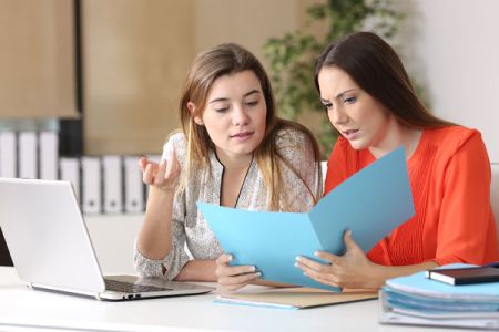   Zamawiający wzywa do udzielenia wyjaśnień – czy wykonawca musi odpowiedzieć?