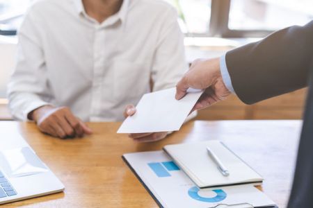 Zwrot wadium – czy wniosek musi być podpisany elektronicznie?